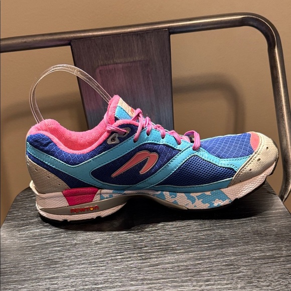 Newton Women's Vibrant Blue and Pink Athletic Shoes - Picture 5 of 8